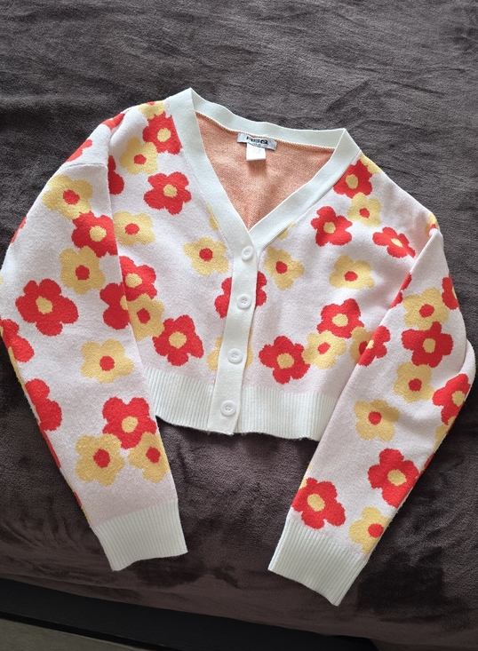 RSQ Sweaters - 🌸🌼Floral V-Neck Button Crop Cardigan - Pink, Red & Yellow